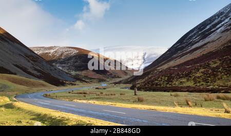Mennock Pass im Abendlicht, in den Lowther Hills, Dumfries and Galloway, Schottland. Panorama Stockfoto