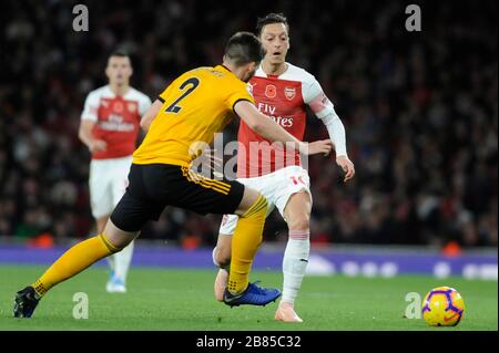 Mesut …zil von Arsenal im Einsatz während des Premier-League-Spiels zwischen Arsenal und Wolverhampton Wanderers im Emirates Stadium in London, Großbritannien - 11. November 2018 Stockfoto