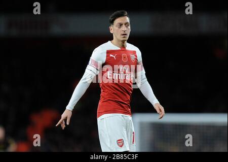 Mesut …zil von Arsenal im Einsatz während des Premier-League-Spiels zwischen Arsenal und Wolverhampton Wanderers im Emirates Stadium in London, Großbritannien - 11. November 2018 Stockfoto