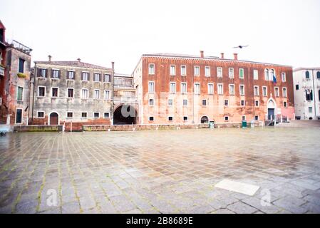 Venedig. Italien - 13. Mai 2019: Venedig, Italien. Platz Campo Sant Anzolo. Stockfoto