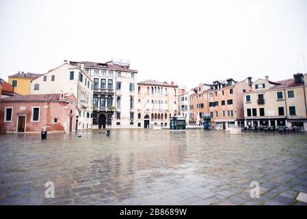 Venedig. Italien - 13. Mai 2019: Venedig, Italien. Platz Campo Sant Anzolo. Stockfoto