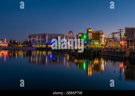 Orlando, Florida. Februar 2020. Panoramaaussicht auf die Produktionszentrale und den New Yorker Bereich in den Universal Studios Stockfoto