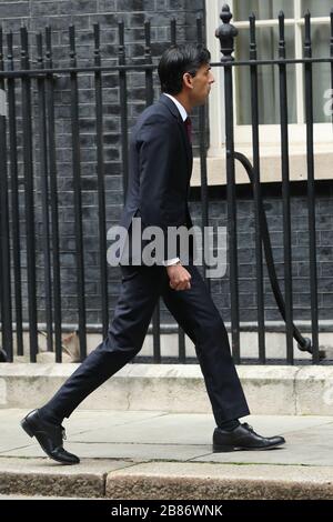 Schatzkanzler Rishi Sunak kommt in Downing Street, London an. Stockfoto