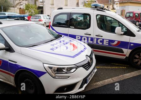 Bordeaux, Aquitanien/Frankreich - 02 21 2020: Polizei-Gemeinde-Schild Logo Aufkleber auf Auto bedeutet städtische Polizei in französisch Stockfoto
