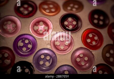 Nahaufnahmen von sich wiederholenden Motiven oder Elementsuiten für Hintergrund oder Hintergrund, in Farbe oder Schwarzweiß. Stockfoto