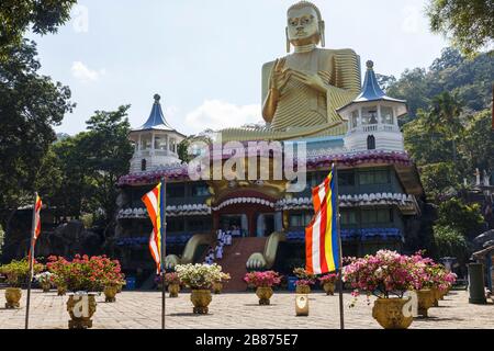 Dambulla Höhle Tempel, Statuen buddhistischer Mönch, Dambulla, Sri Lanka, buddhistische Mönche in Dambulla, Sri Lanka Stockfoto