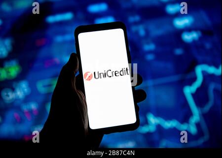 Polen. März 2020. In dieser Abbildung wird das UniCredit Logo auf einem Smartphone angezeigt. Kredit: Mateusz Slodkowski/SOPA images/ZUMA wire/Alamy Live News Stockfoto