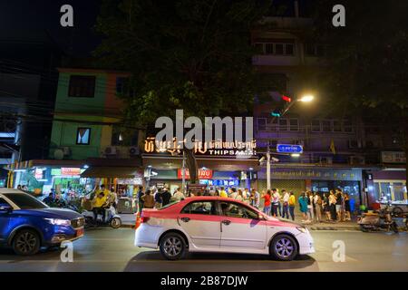 BANGKOK/THAILAND - 31. Dezember: Thipsamai Restaurant Pud Thai Pre tu Phe die beste Straße mit blick auf die thailändische Küche in der Stadt in der Nähe der Straße Kkao san Wann Stockfoto