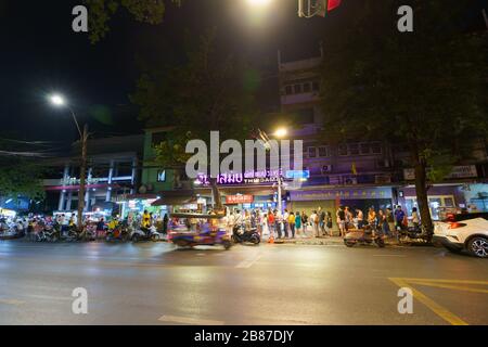 BANGKOK/THAILAND - 31. Dezember: Thipsamai Restaurant Pud Thai Pre tu Phe die beste Straße mit blick auf die thailändische Küche in der Stadt in der Nähe der Straße Kkao san Wann Stockfoto