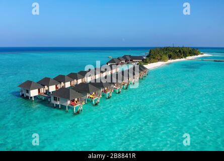 Wasserbungalows, Summer Island, North Male Atoll, Malediven Stockfoto