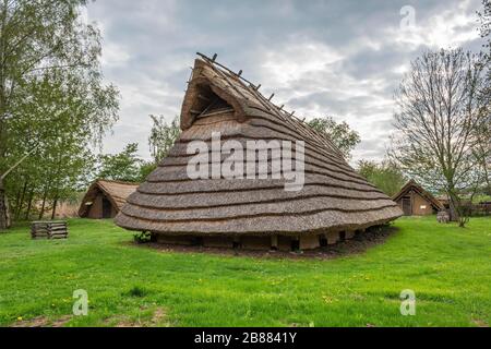 Museumsdorf am Opfermoor Niederdorla, rekonstruierte Siedlung aus dem 3. Jahrhundert n. Chr., Opfermoor-Vogtei Niederdorla Stockfoto