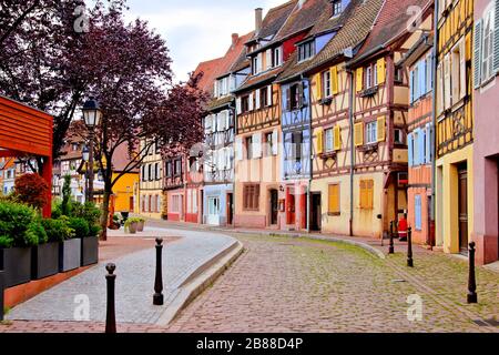 Malerische bunte Häuser der elsässischen Stadt Colmar, Frankreich Stockfoto