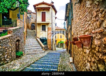 Alte Straßen des italienischen Dorfes, Casperia, Provinz Rieti, Latium. Stockfoto