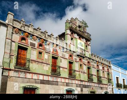 Gebäude im spanischen Kolonialstil an der Calle 5 de Mayo in Villahermosa, Bundesstaat Tabasco, Mexiko Stockfoto