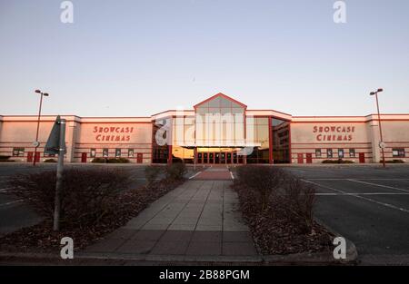 Johnstone, Schottland, Großbritannien. März 2020 Showcase Cinema in Johnstone, Renfrewshire geschlossen. Pubs, Clubs, Kinos und Turnhallen werden gebeten, aufgrund des anhaltenden Coronavirus Ausbruchs in Großbritannien so bald wie möglich zu schließen. Credit: Chris McNulty/Alamy Live News Stockfoto