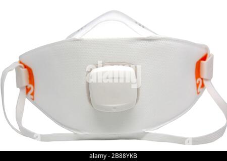Gesichtsschutzmaske, Typ FFP2, isoliert auf weiß. Stockfoto