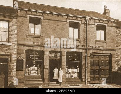 Huddersfield Industrial Society - ein frühes Foto des Lowerhouses Grocery Store Stockfoto