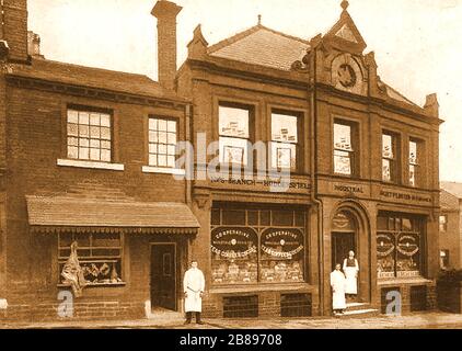 Huddersfield Industrial Society - ein frühes Foto von Paddock Grocery and Butchers Shops Stockfoto