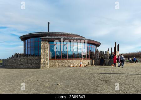 Neues Café und Besucherzentrum am West Wittering Beach, West Sussex, Großbritannien Stockfoto