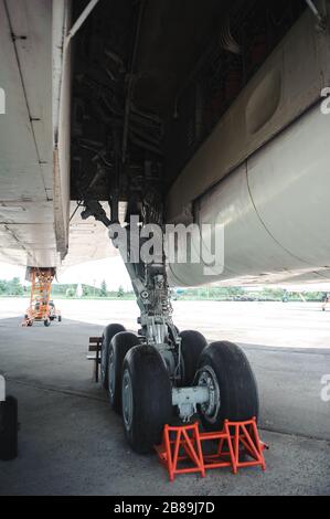 TU-160 Tupolev Überschall-Strategiebomber mit variablem Sweep Wing, Museum Ausstellung Poltava Ukraine Stockfoto