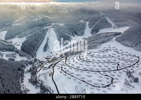 , Blick auf den Ferienpark Landal in Winterberg, 26.01.2013, Luftbild, Deutschland, Nordrhein-Westfalen, Winterberg Stockfoto