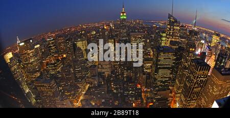 Midtown Center in Manhattan mit Wolkenkratzern des Finanzviertels, einschließlich des Empire State Building und des Bank of America Tower, 12.04.2009, Stockfoto