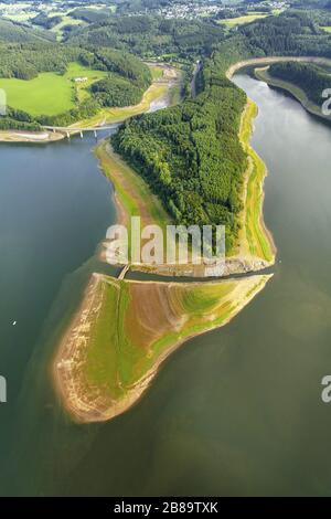 Riparische Gebiete in Biggesee, Wasserstand für Instandhaltung gesenkt, 05.08.2015, Luftbild, Deutschland, Nordrhein-Westfalen, Olpe Stockfoto