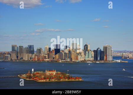 , Blick auf Ellis Island im Hafen von New York, Museum über Migration in den USA, 12.04.2009, Luftbild, USA, New York City Stockfoto