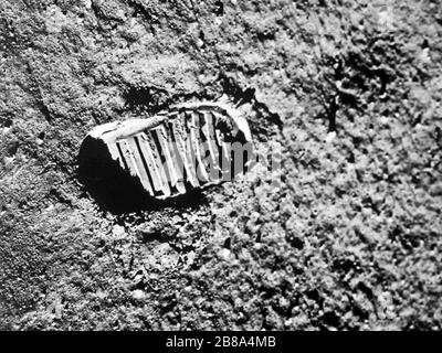 Bootdruck des Astronauten auf der Landungsmission des Mondes (Mond). Elemente dieses Bildes, das von der NASA eingerichtet wurde. Stockfoto
