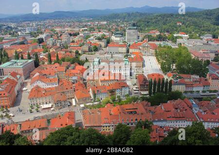 Historisches Zentrum von Laibach - Universitätsgebäude, Slowenien, Mitteleuropa Stockfoto