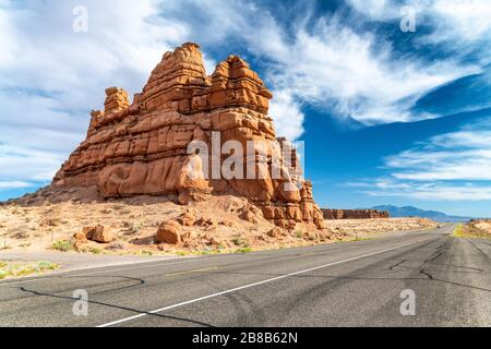 Capitol Reef Canyon Mountains and Road, Utah - USA. Stockfoto