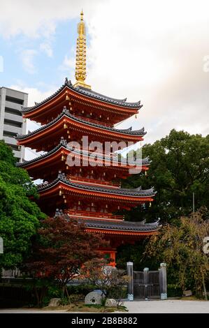 Schöne Pagode des tempels von tokoji im Buddhismus in Fukuoka Stockfoto