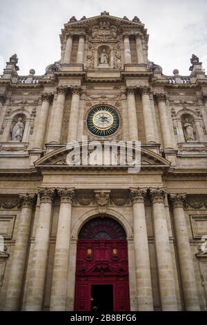 Fassade der Kirche Saint Paul in Paris Stockfoto