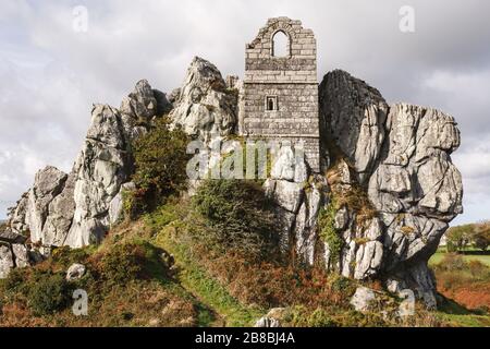 Roche-Felsen, das Gelände der St Michael's Chapel und der Hermitage in der Nähe von St Austell, Cornwall Stockfoto