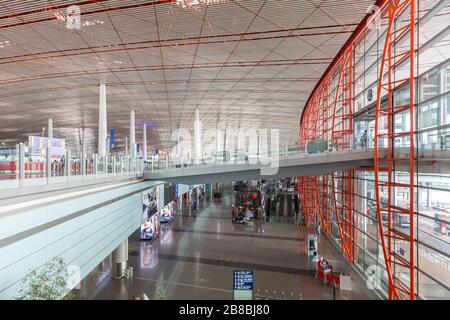 Peking, China - 1. Oktober 2019: Terminal 3 des Pekinger Hauptstadtflughafens (PEK) in China. Stockfoto