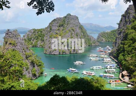 Luftbild auf Kalksteinbucht auf der Insel Coron Philippinen Stockfoto