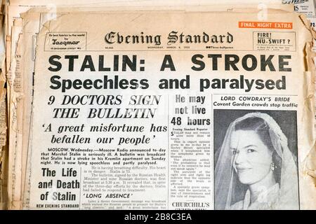 'Stalin: Ein sprachloser Schlaganfall paralysiert' am Tag vor seinem Tod Titelseite Abend Standardzeitung Headline London England UK 4. März 1953 Stockfoto