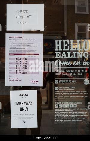 GROSSBRITANNIEN. März 2020. Ealing, London, Großbritannien. Samstag, 21. März 2020. Hinweise in einem Costa Coffee Shop in Ealing, London, die nur Takeaways ankündigen. Kredit: Roger Garfield/Alamy Live News Stockfoto