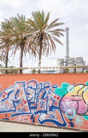 Ehemaliges Thermalkraftwerk Les Tres Xemeneies in Sant Adrià de Besòs in der Nähe von Barcelona Stockfoto