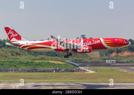 Chengdu, China - 21. September 2019: Air Asia X Airbus A330-300 Flugzeug am Flughafen Chengdu (CTU) in China. Airbus ist ein europäischer Flugzeughersteller Stockfoto