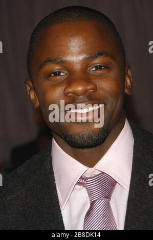 Derek Luke bei der Weltpremiere der "Glory Road" im Pantages Theatre in Hollywood, Kalifornien. Die Veranstaltung fand am Donnerstag, den 5. Januar 2006 statt. Foto von: SBM / PictureLux - Aktenzeichen # 33984-10397SBMPLX Stockfoto