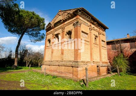 Grab von Annia Regilla (II Century A.D.) im Caffarella-Tal, Appia Antica Regional Park, Rom, Latium, Italien Stockfoto