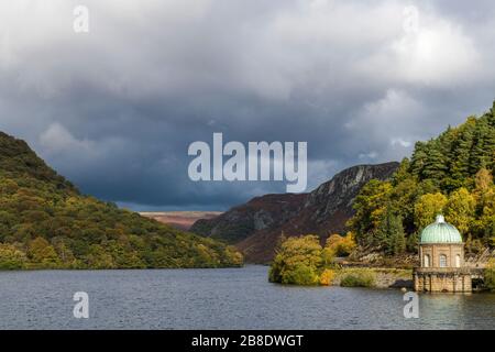 Das Elan Valley in Powys, früher Radnorshire, in Mid Wales im Oktober Stockfoto