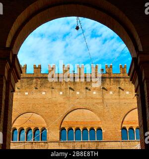 Gebäude des Cavour Platzes in Rimini, Italien Stockfoto