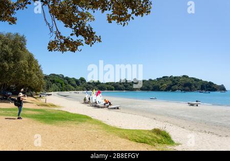 Oneroa Beach, Oneroa, Waiheke Island, Hauraki Gulf, Auckland, Neuseeland Stockfoto