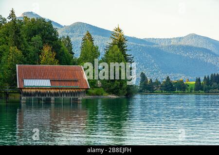 Der Walchensee in den bayerischen Alpen Stockfoto