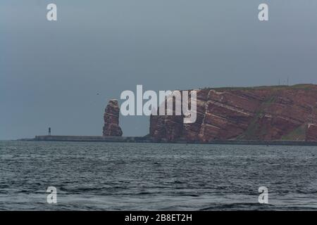 Die lange Anna auf der vorgelagerten Insel Helgoland in der deutschen Nordsee Stockfoto