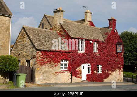 The Bell Inn, Stow-on-the-Wold, Gloucestershire, Cotswold District, England, Großbritannien, Europa Stockfoto