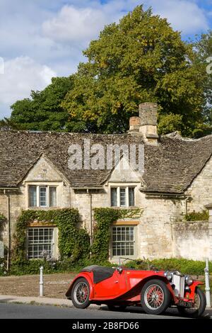 MG Car in Burford, Oxfordshire, Cotswold District, England, Großbritannien, Europa Stockfoto