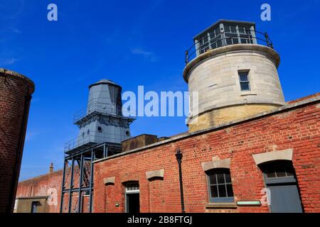 Niedrige Leuchttürme in Hurst Castle, Keyhaven, Hampshire, England, Großbritannien Stockfoto